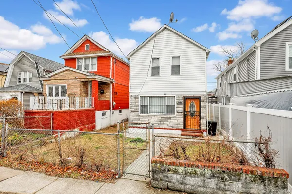 $849,000 | 164-18 109th Drive | Jamaica