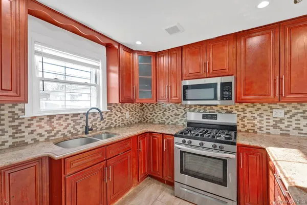 $849,000 | 164-18 109th Drive | Jamaica