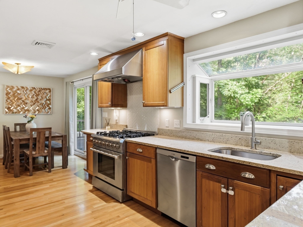 62 Juniper Road Andover, MA 01810 - Photo 6 of 38
