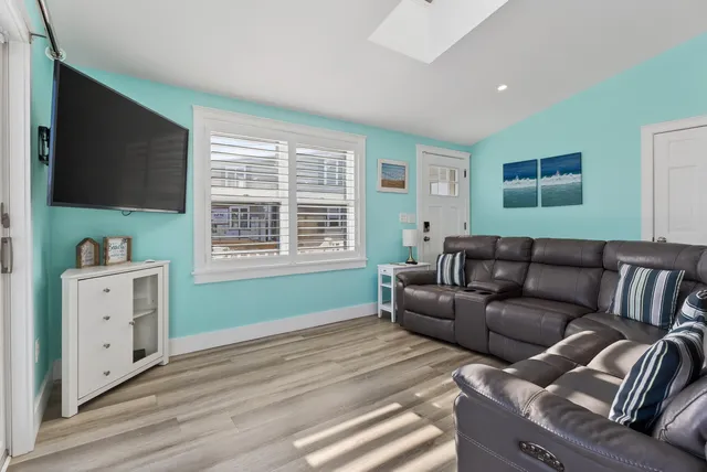 $1,100,000 | 301 Webhannet Drive, Wells, ME 04090