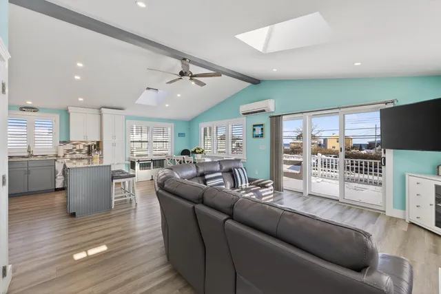 $1,100,000 | 301 Webhannet Drive, Wells, ME 04090