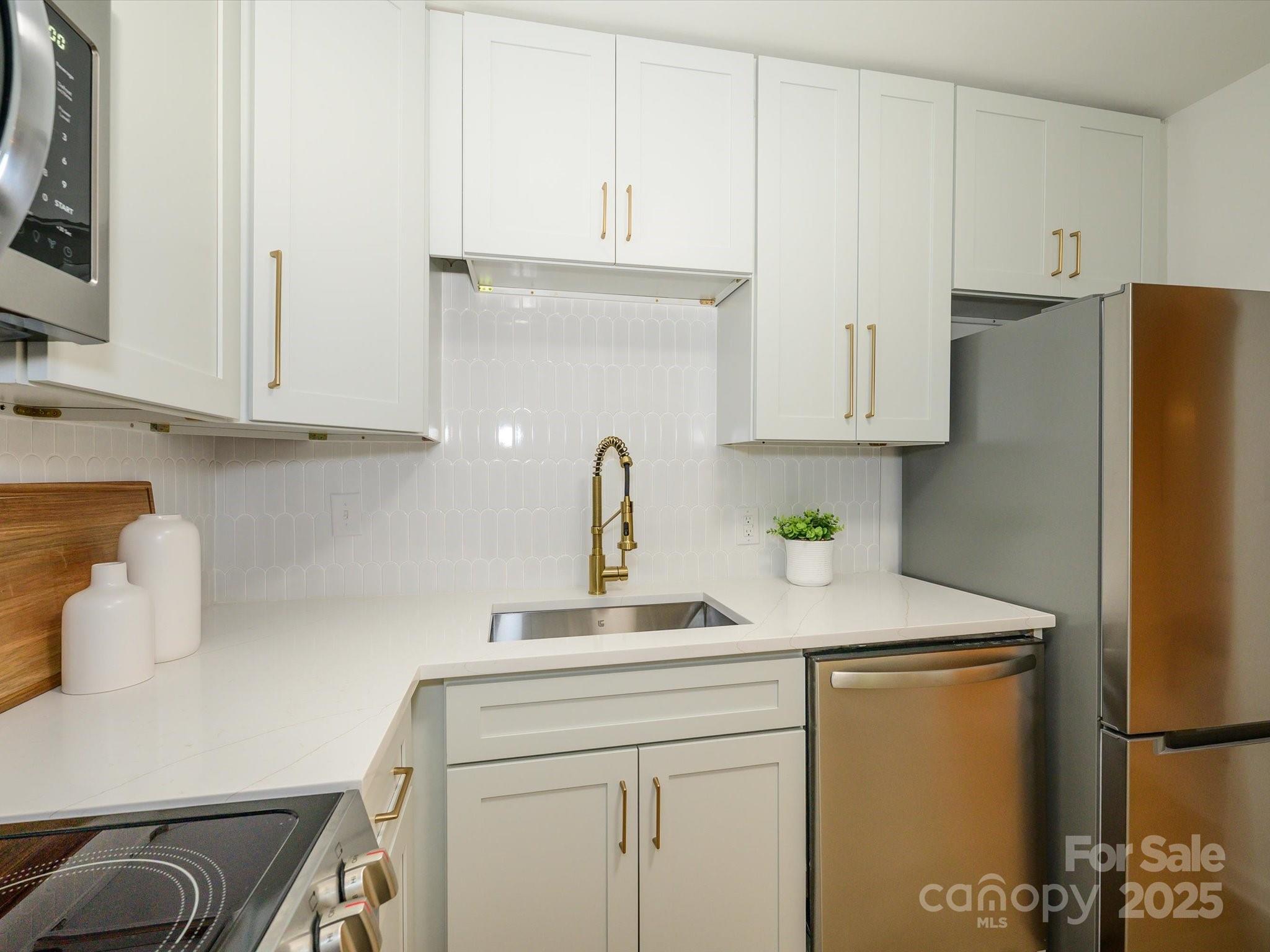 4754 Hedgemore Drive, Unit E Charlotte, NC 28209 - Photo 13 of 28