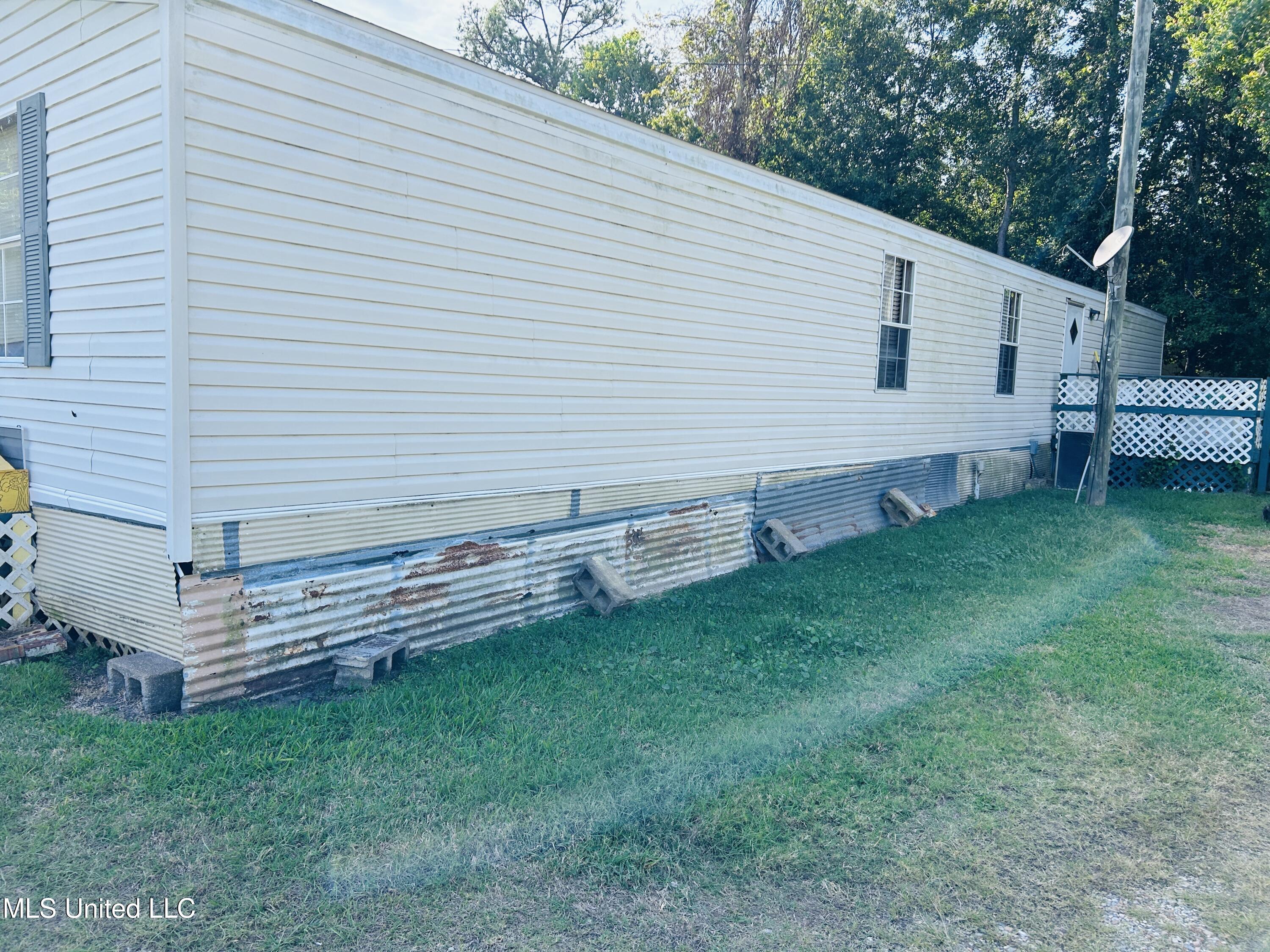 1990 Brasher Road Biloxi, MS 39532 - Photo 17 of 18 IMG_4260