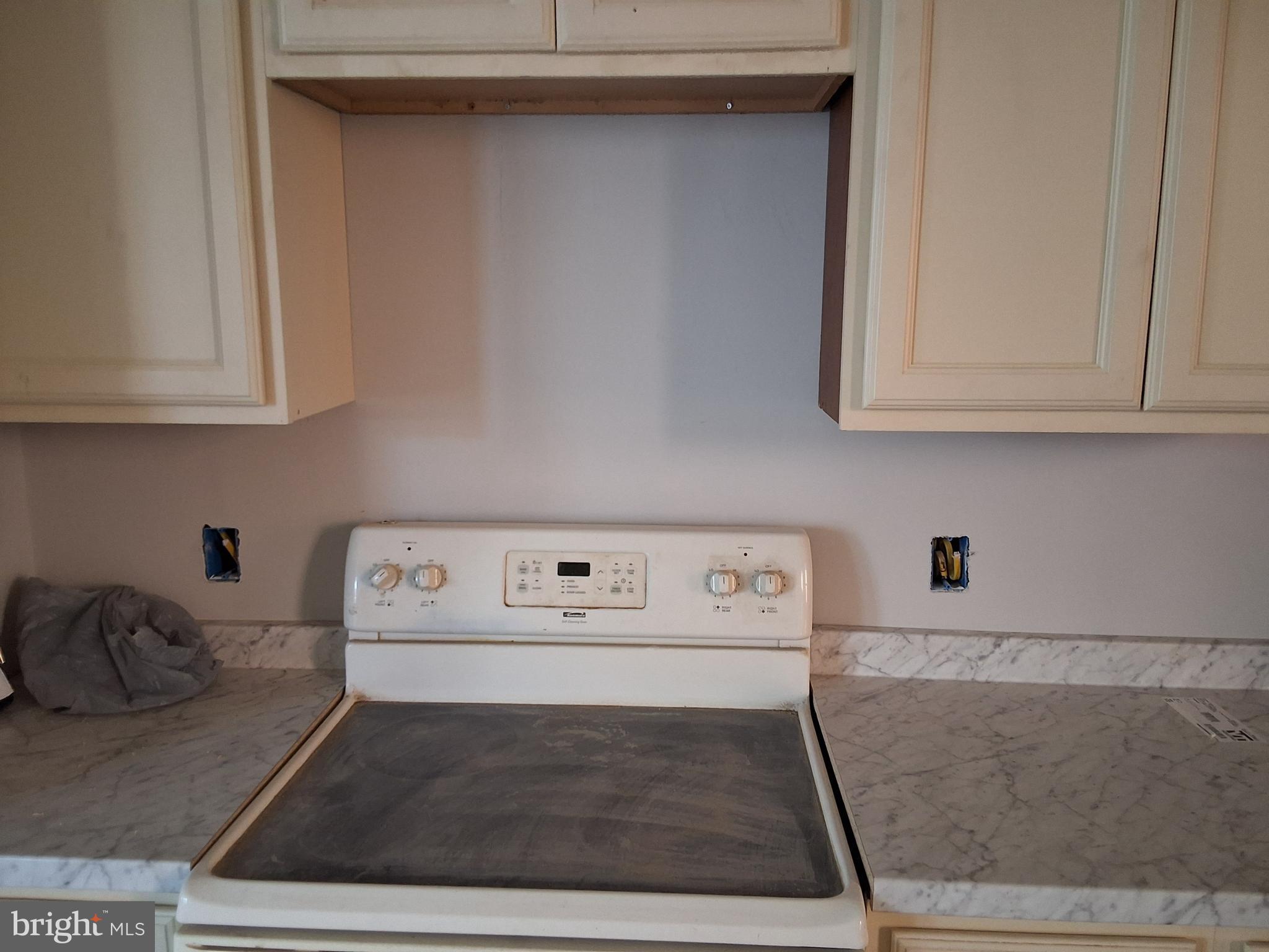 1015 Chestnut Street, Unit 1 Lebanon, PA 17042 - Photo 10 of 20 a utility room with dryer and washer