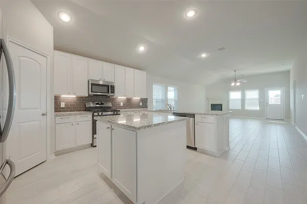 $2,200 | 32627 Dew Crest Street, Fulshear, TX 77423