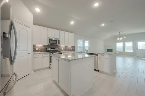 $2,200 | 32627 Dew Crest Street, Fulshear, TX 77423