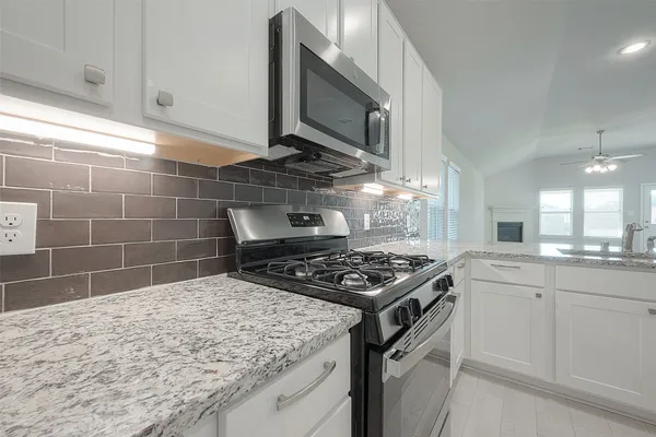 $2,200 | 32627 Dew Crest Street, Fulshear, TX 77423