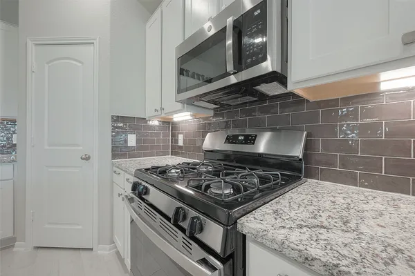 $2,200 | 32627 Dew Crest Street, Fulshear, TX 77423