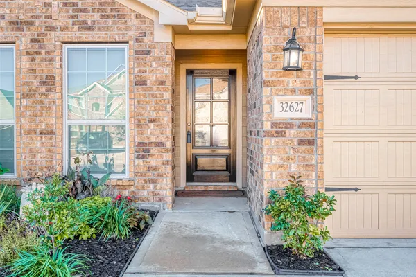 $2,200 | 32627 Dew Crest Street, Fulshear, TX 77423