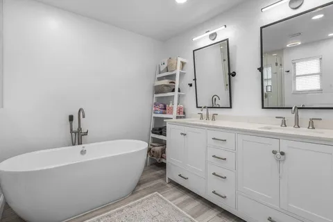$1,585,000 | 990 Northwest 8th Street, Boca Raton, FL 33486