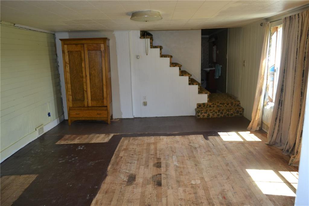 128 Deems Park Road Daisytown, PA 15427 - Photo 4 of 18 Gallery Image 4