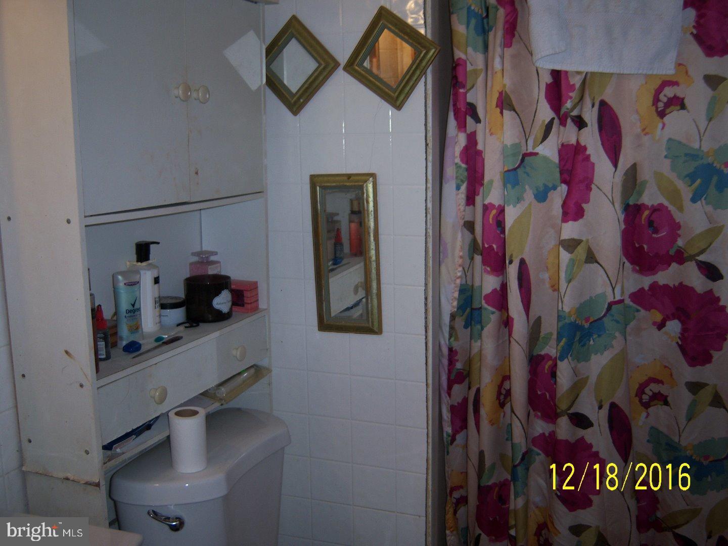 291 Copley Road Upper Darby, PA 19082 - Photo 15 of 22 Bathroom