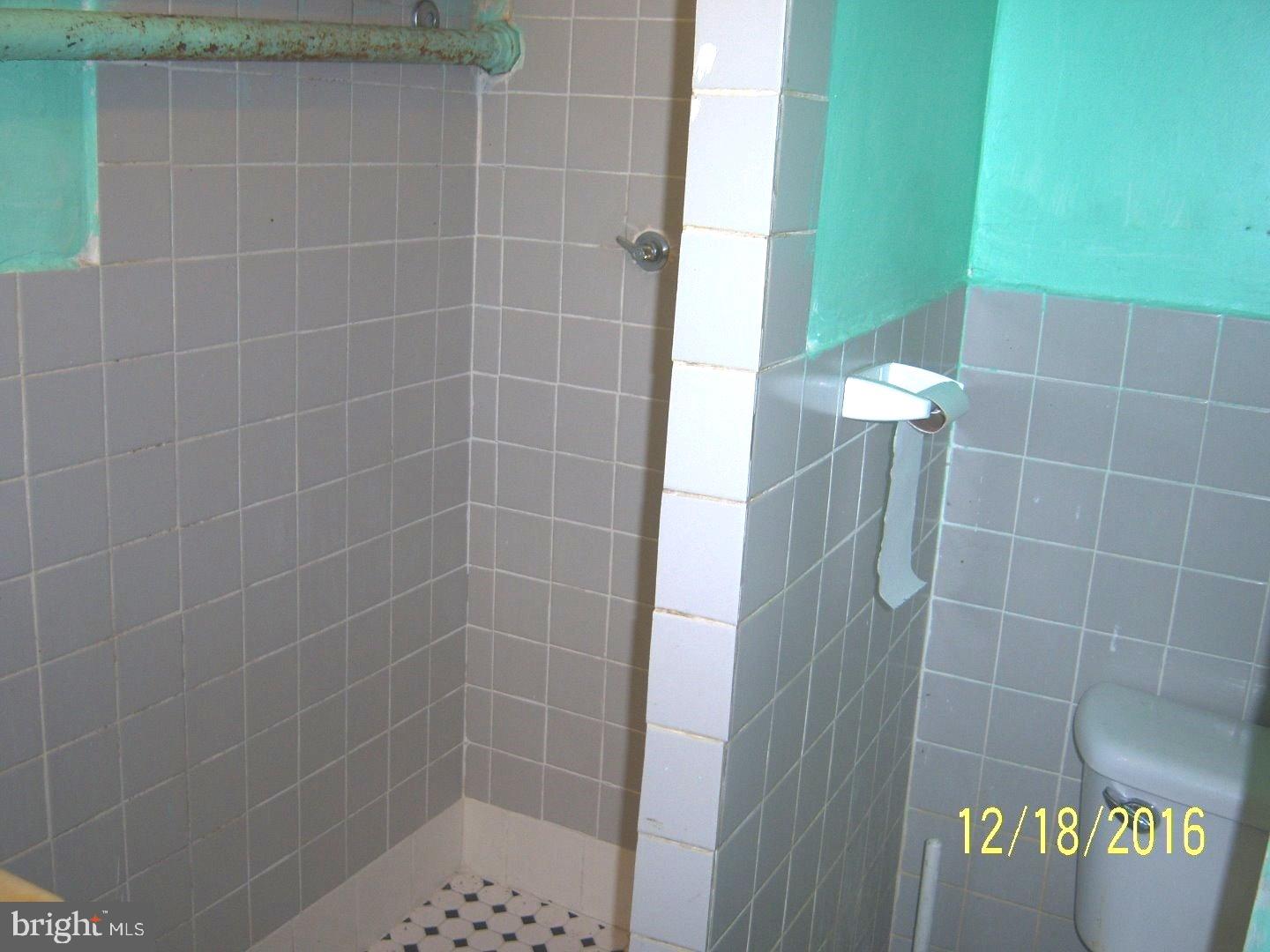 291 Copley Road Upper Darby, PA 19082 - Photo 16 of 22 Bathroom
