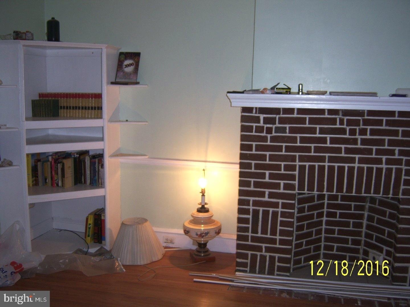 291 Copley Road Upper Darby, PA 19082 - Photo 3 of 22 Living Room