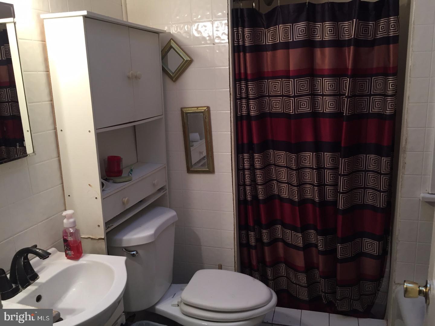 291 Copley Road Upper Darby, PA 19082 - Photo 21 of 22 Bathroom