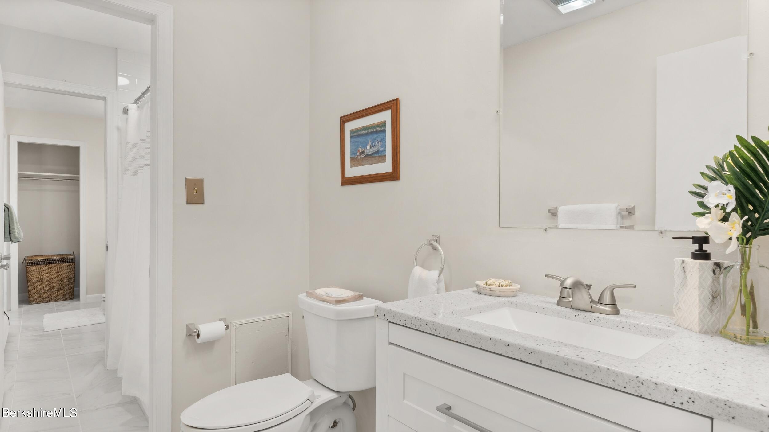 260 Pittsfield Road, Unit F15 Lenox, MA 01240 - Photo 12 of 20 LRDSC06625