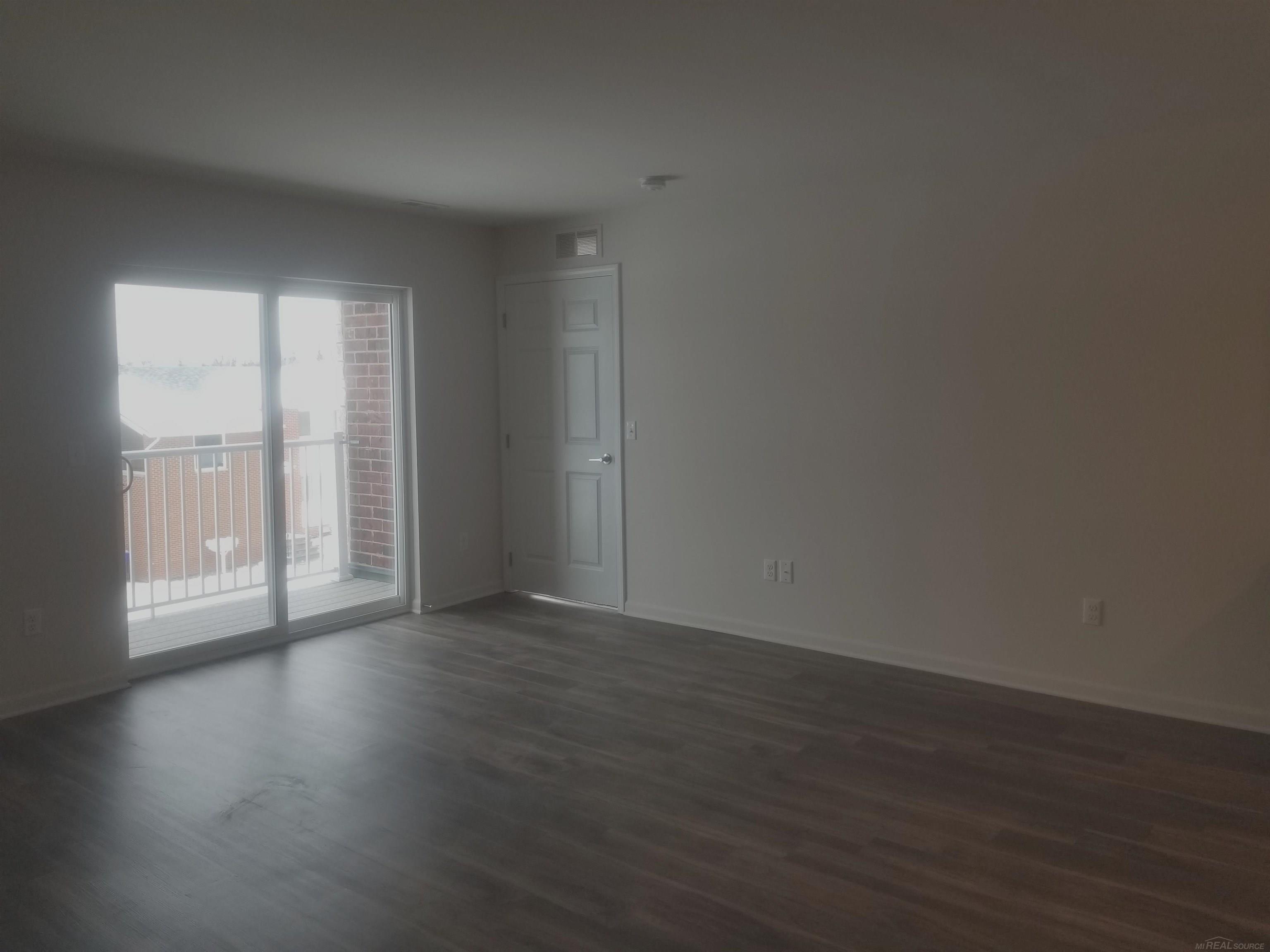 33630 Utica Road, Unit 200B Fraser, MI 48026 - Photo 6 of 15