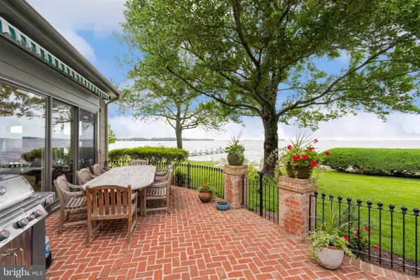 a view of house with outdoor space