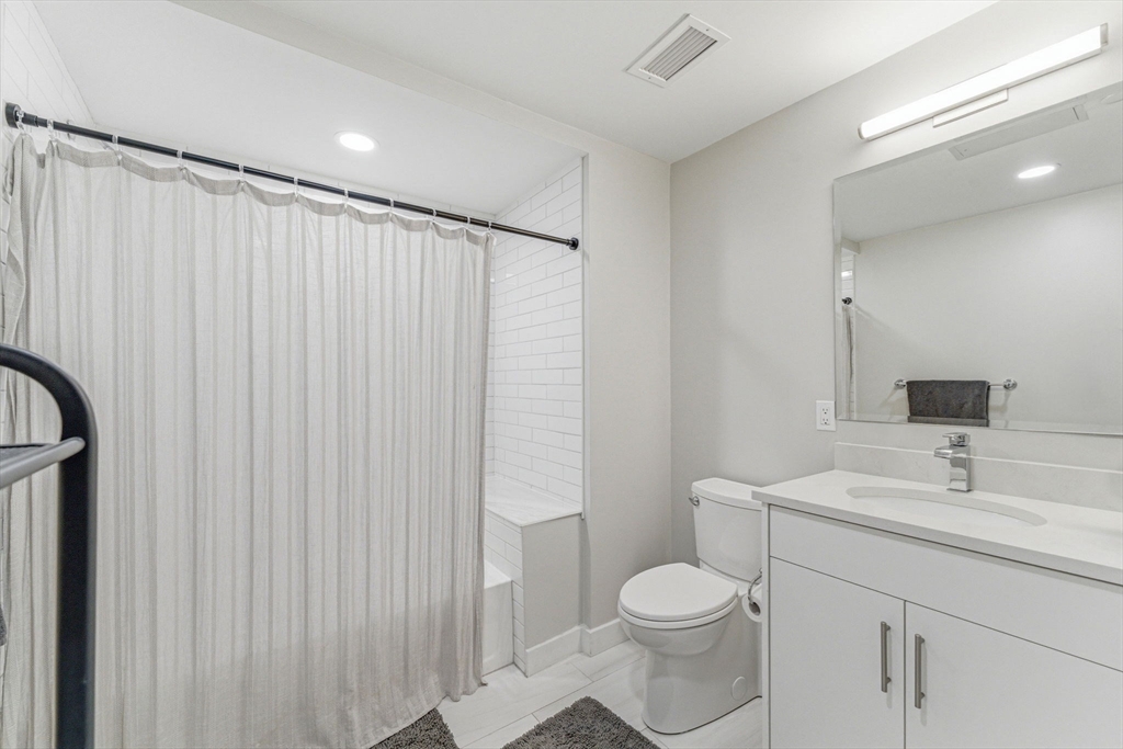 157 Chestnut Street, Unit 203 Chelsea, MA 02150 - Photo 20 of 31