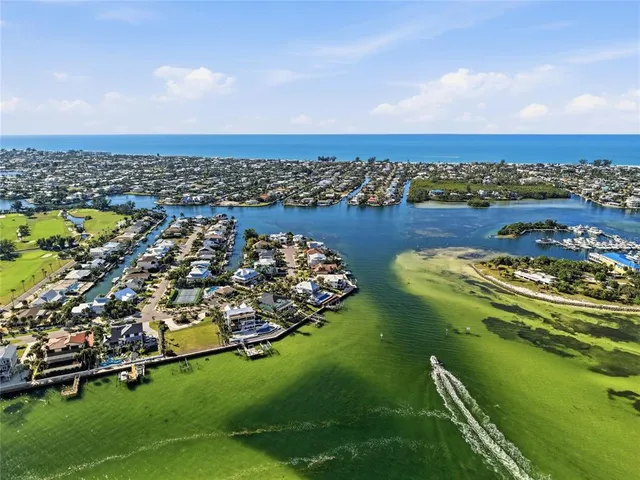 $1,295,000 | 514 77th Street, Holmes Beach, FL 34217