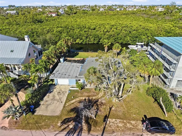 $1,295,000 | 514 77th Street, Holmes Beach, FL 34217