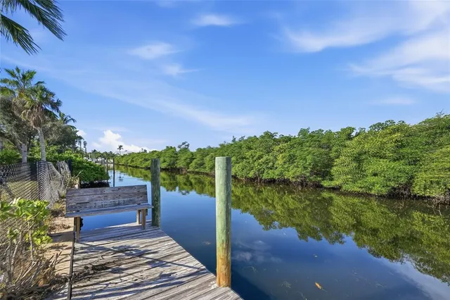 $1,295,000 | 514 77th Street, Holmes Beach, FL 34217