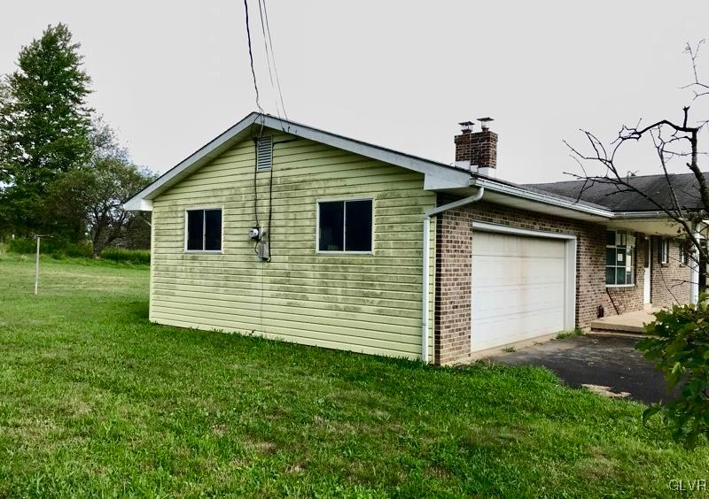 8827 North Loop Road Slatington, PA 18080 - Photo 6 of 14 Gallery Image 6