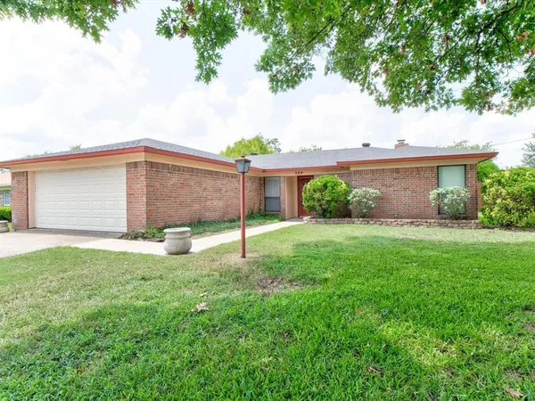 $2,200 | 504 Hilldale Road, Aledo, TX 76008