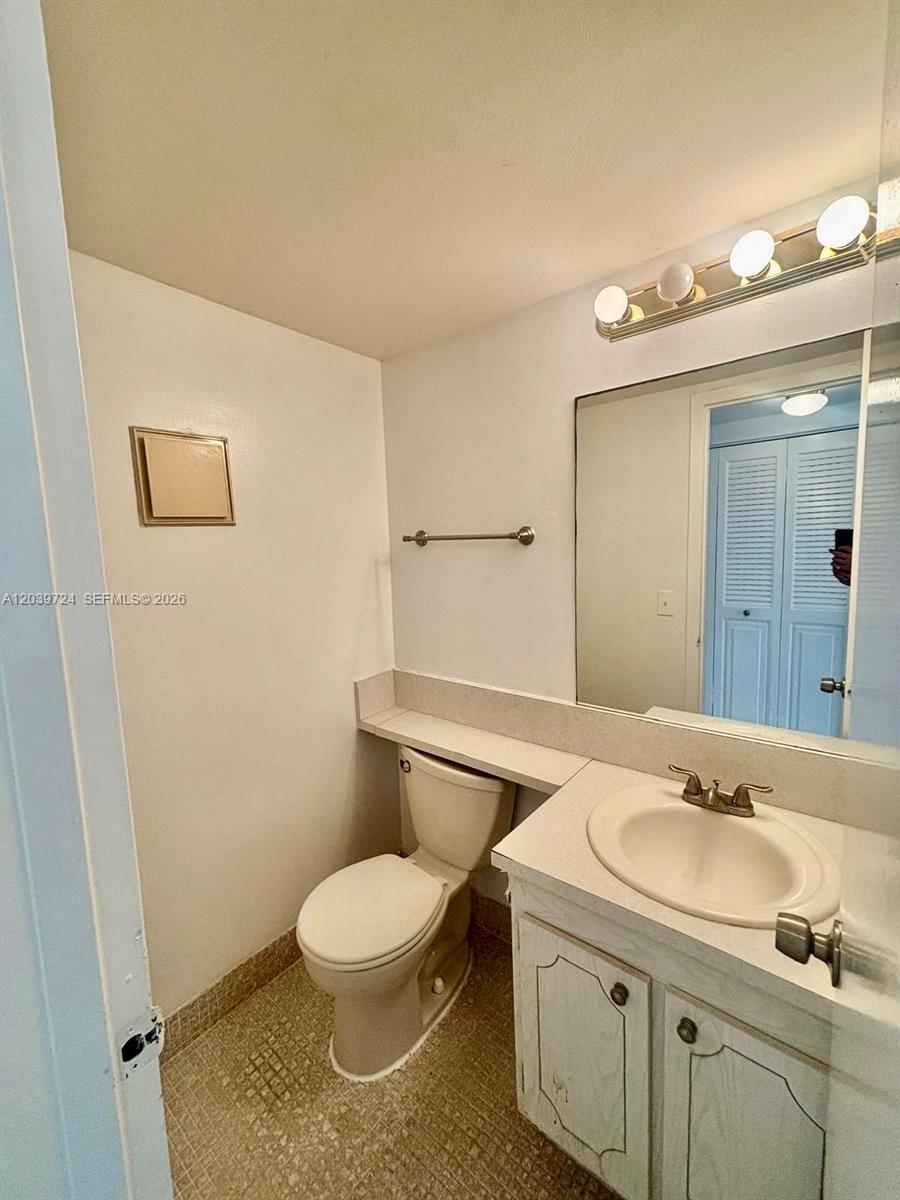202 Mansfield East, Unit E Boca Raton, FL 33434 - Photo 7 of 12