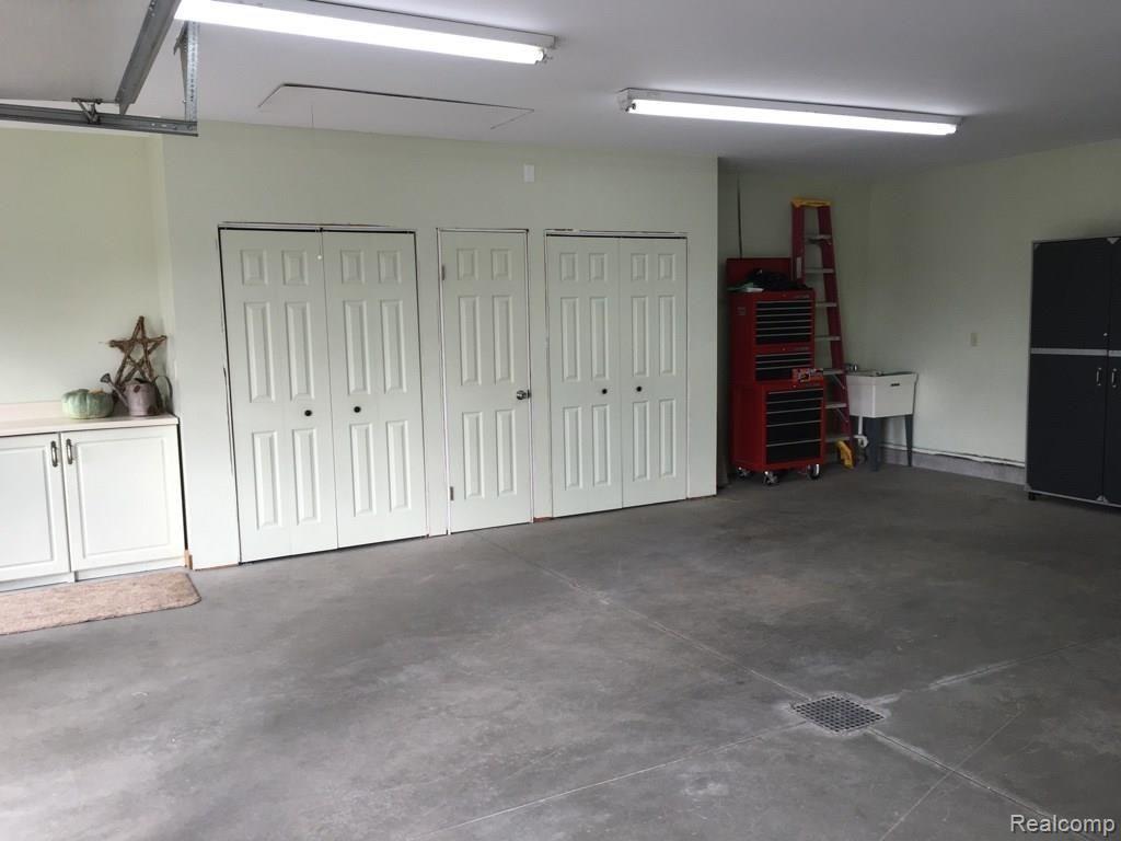 45 Seltzer Road Croswell, MI 48422 - Photo 4 of 37
