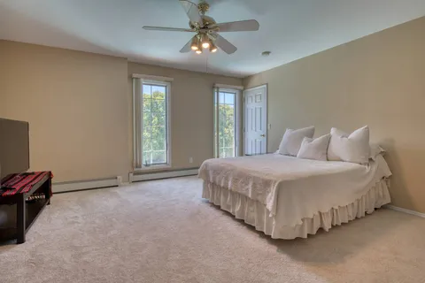 60 Dundee Lane, Southampton, NY 11968