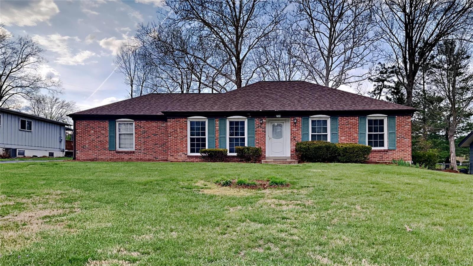 251 Pine Tree Lane Ballwin, MO 63011 - Photo 1 of 14