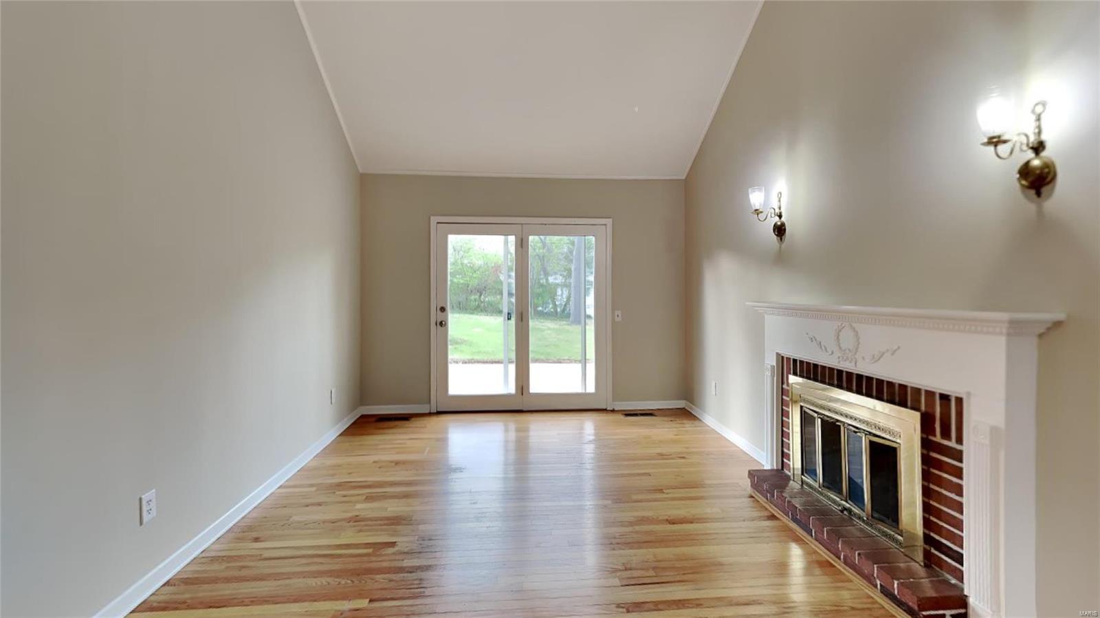 251 Pine Tree Lane Ballwin, MO 63011 - Photo 2 of 14