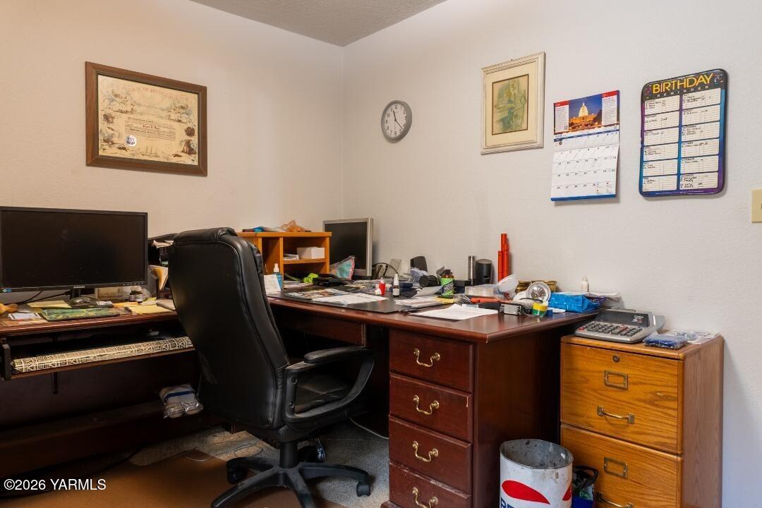 3701 Gun Club Road, Unit 111 Yakima, WA 98901 - Photo 20 of 30 bed 3 office 2