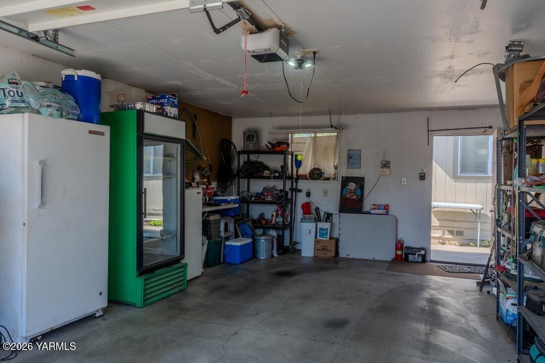 3701 Gun Club Road, Unit 111 Yakima, WA 98901 - Photo 28 of 30 garage 2
