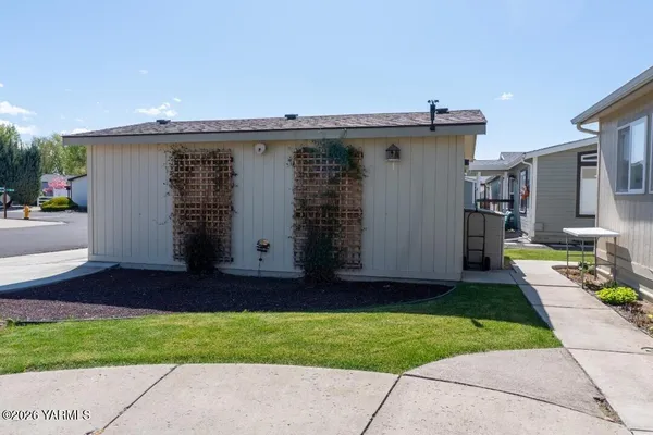 $269,500 | 3701 Gun Club Road, Unit 111, Yakima, WA 98901