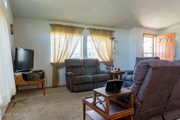 $269,500 | 3701 Gun Club Road, Unit 111, Yakima, WA 98901