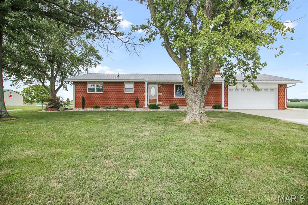 5102 Fosterburg Road Alton, IL 62002 - Photo 3 of 26