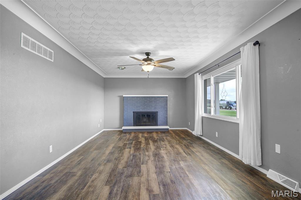 5102 Fosterburg Road Alton, IL 62002 - Photo 10 of 26
