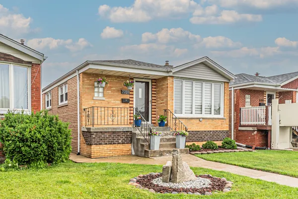 $397,000 | 7737 Meade Avenue, Burbank, IL 60459