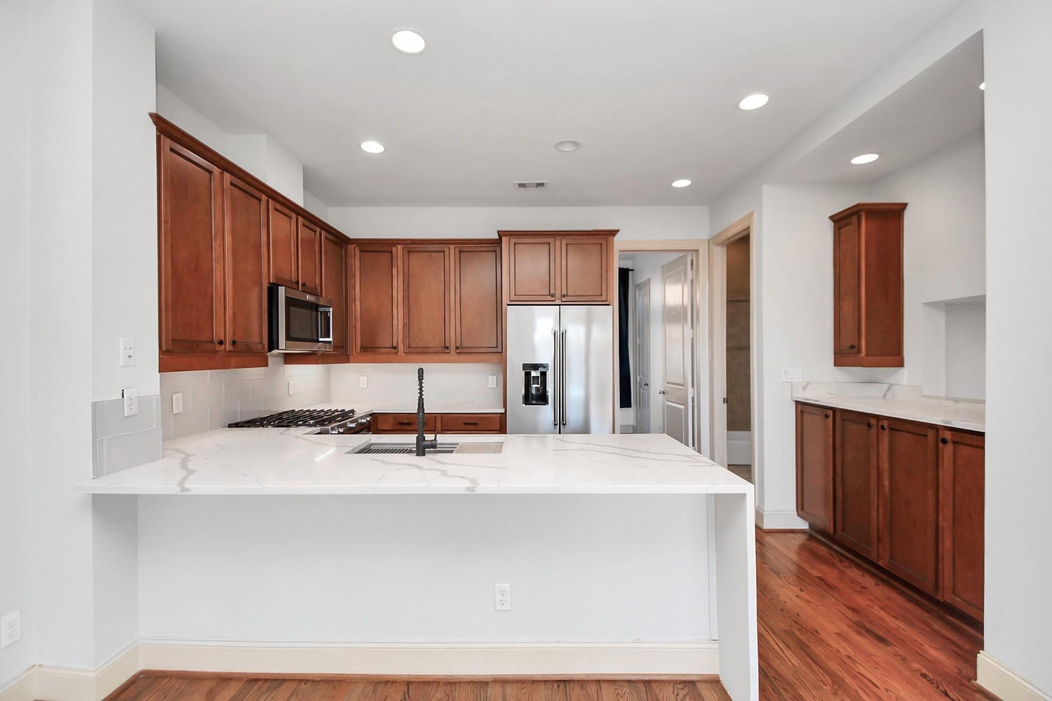 1908 Winter Street Houston, TX 77007 - Photo 3 of 25
