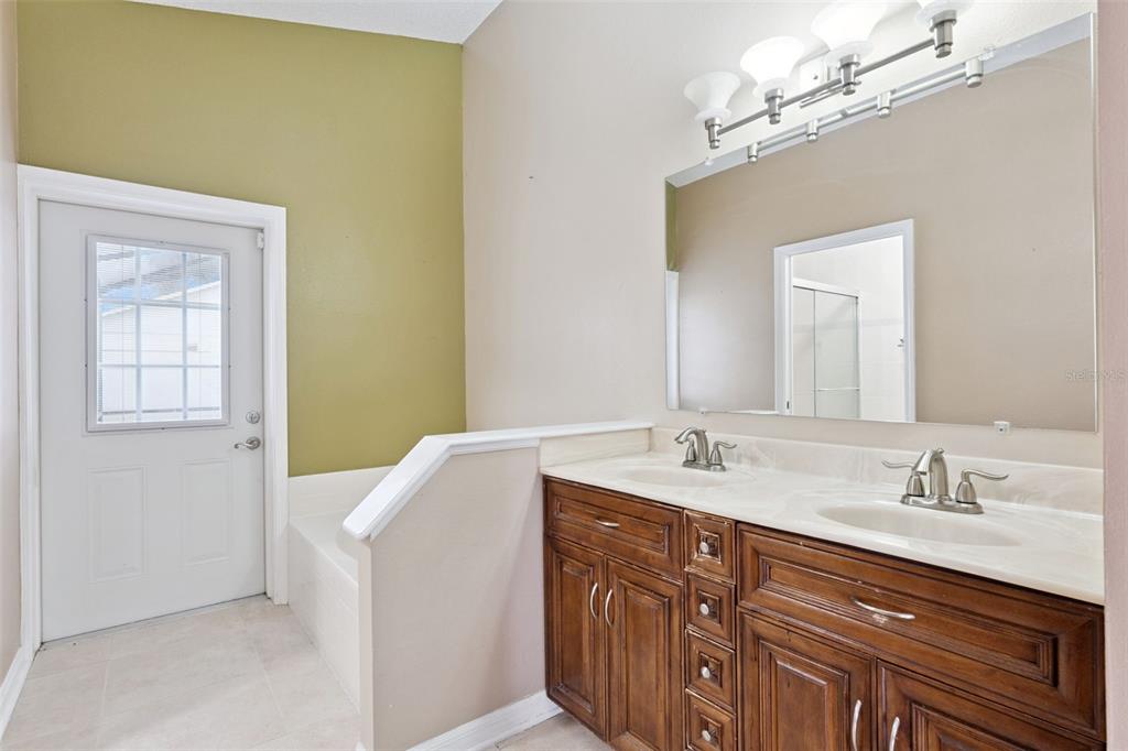 1008 Old Barn Road Orlando, FL 32825 - Photo 11 of 23