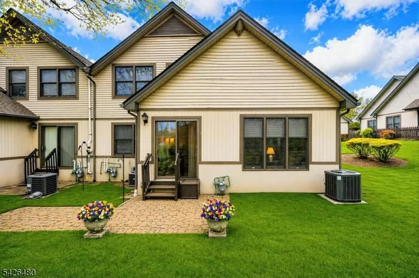 $475,000 | 11 Park Edge, Berkeley Heights, NJ 07922