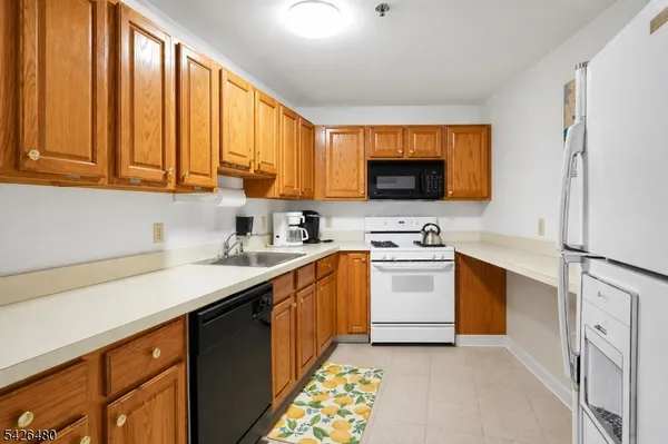 $475,000 | 11 Park Edge, Berkeley Heights, NJ 07922