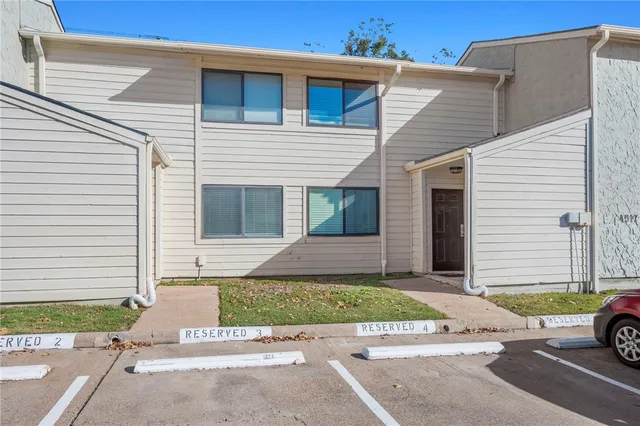 $149,500 | 4517 Carter Creek Parkway, Unit 5, Bryan, TX 77802