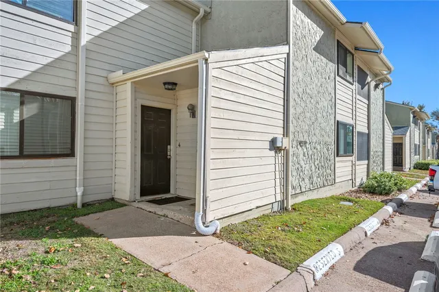 $149,500 | 4517 Carter Creek Parkway, Unit 5, Bryan, TX 77802