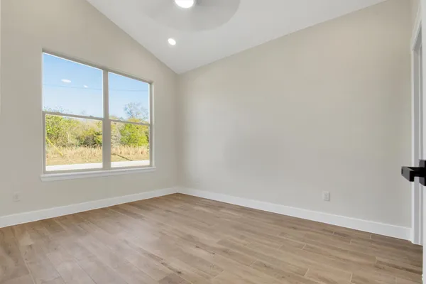 $2,400 | 151 Kawainui Lane, Bastrop, TX 78602