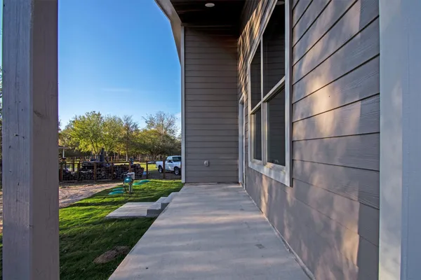 $2,400 | 151 Kawainui Lane, Bastrop, TX 78602