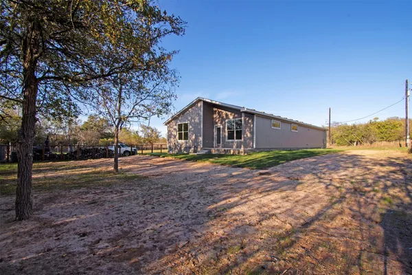 $2,400 | 151 Kawainui Lane, Bastrop, TX 78602