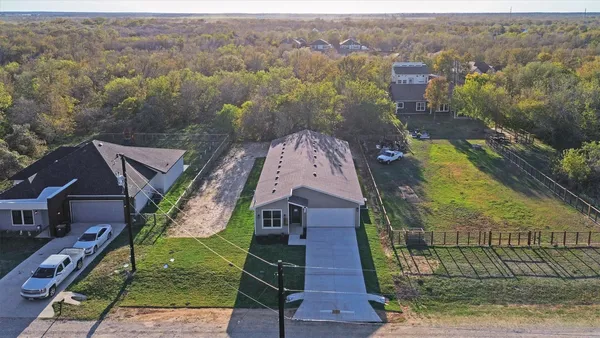 $2,400 | 151 Kawainui Lane, Bastrop, TX 78602